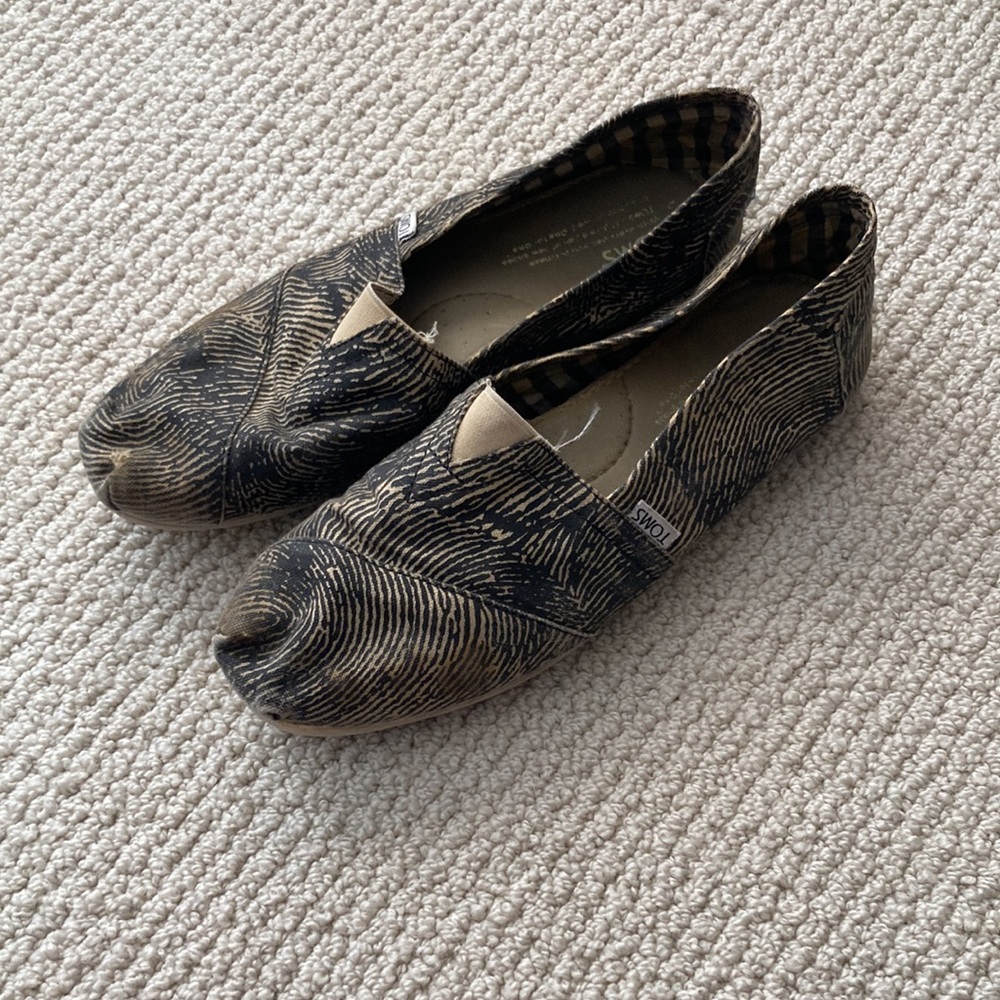 TOMS Alpargata Classics Zebra Animal Print Slip On Shoes Loafers Size 9 GUC FLAW